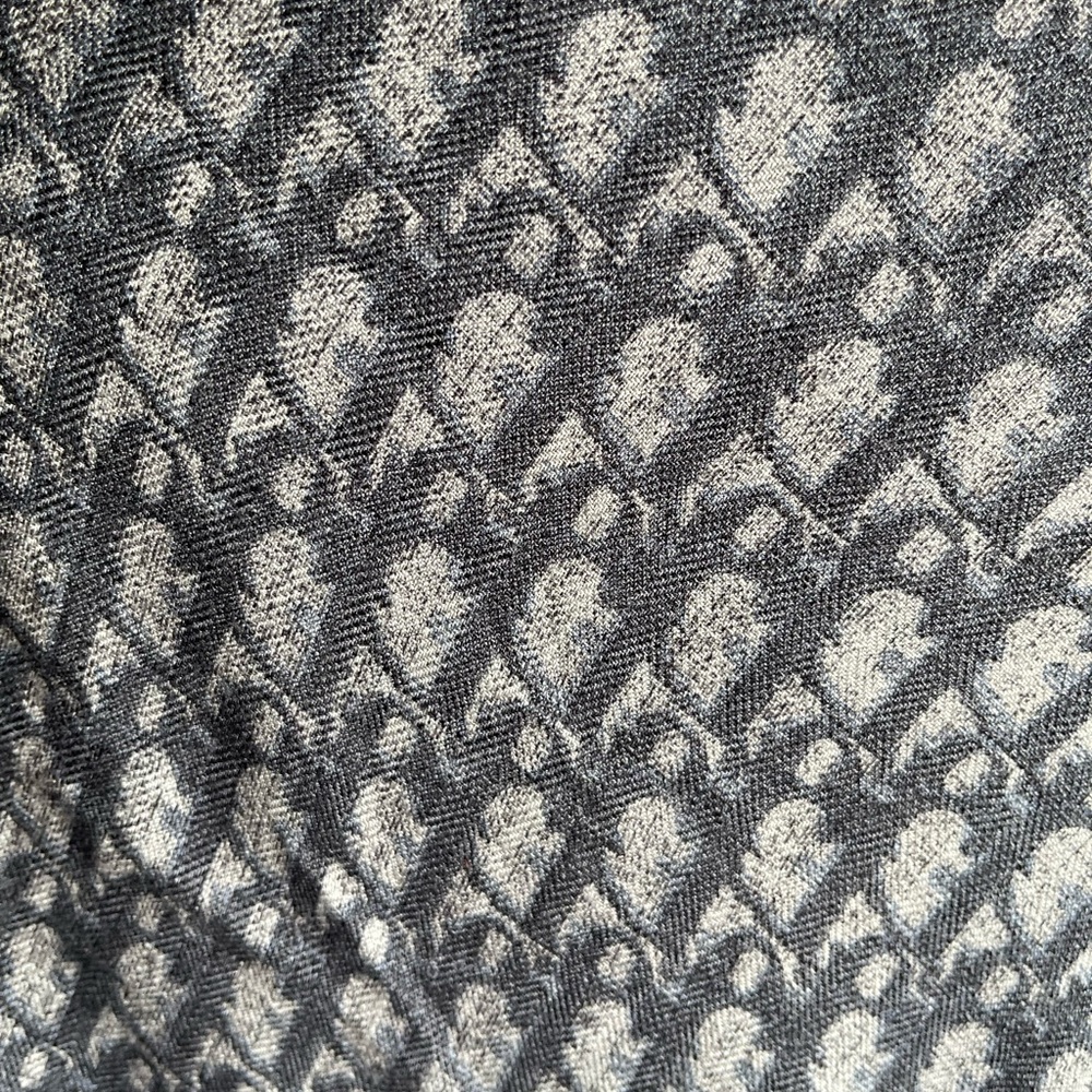 Dior Cashmere shawl Scarf. - Picture 4 of 16